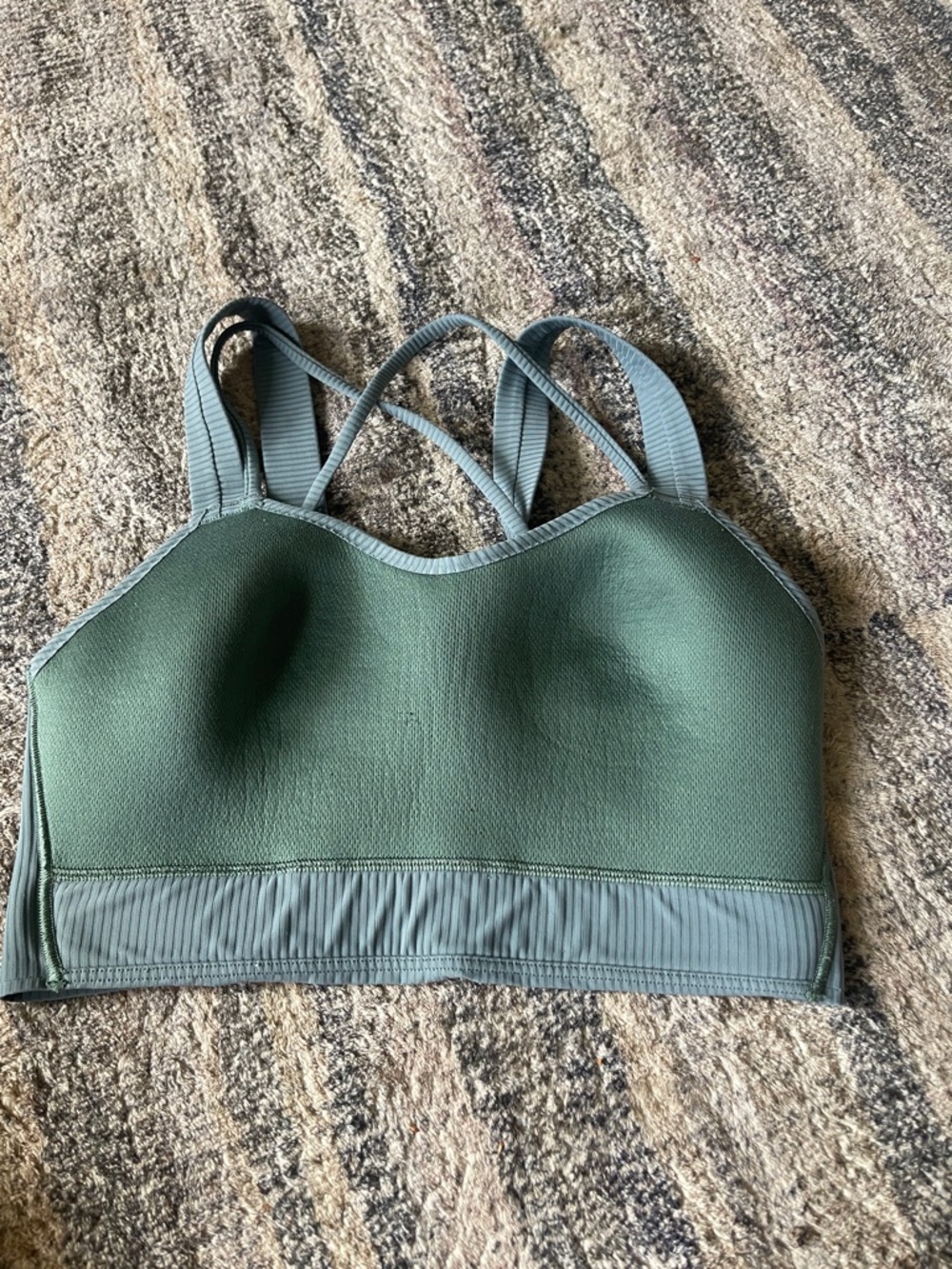 Lululemon sports bra - Picture 3 of 5